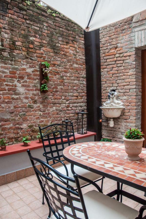 Nell'Antico Ghetto Ebraico Apartment Ferrara Exterior foto